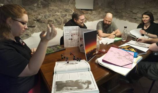 Kainskind - Rollenspielladen in Freiburg - Artikelbild der Badische Zeitung "Rollenspiele erleben derzeit einen Boom – auch in Südbaden"