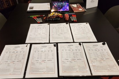 SPIEL 2019 - Setup der Vampire: Die Maskerade Convention Runde