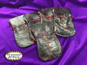 Würfelbeutel für die 5. Edition Vampire: Die Maskerade von El artesano del Rey - Fünf Würfelbeutel