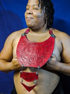 Stille Auktion für Sabbat Brustschmuck (Bild 11) aus Leder von Matthew Webb