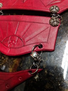 Stille Auktion für Sabbat Brustschmuck (Bild 7) aus Leder von Matthew Webb