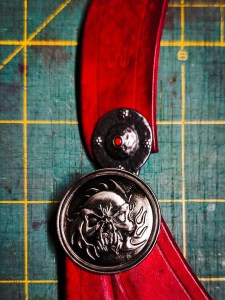 Stille Auktion für Sabbat Brustschmuck (Bild 8) aus Leder von Matthew Webb