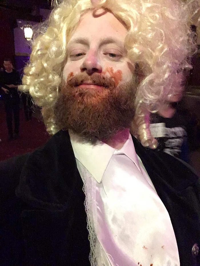 Vampire: The Masquerade Chapters - Francois Dumas, Toreador der 6. Generation, Gefangen im Tempel des ewigen Flüstern, beim Bluttrinken