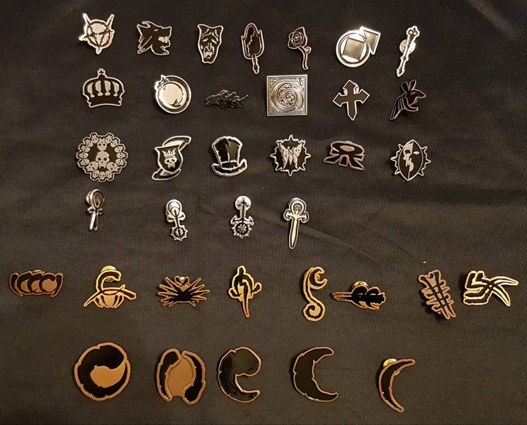 Bild meiner Vampire & Werwolf Pins