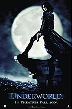 Underworld 1 Poster - Kate auf einem Erker in Leder