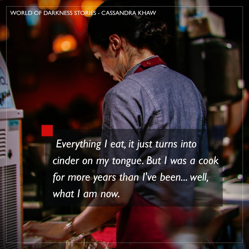 World of Darkness - Stories - 17 - Author Cassandra Khaw - Frau an einem Essenstands mit dem Rücken zum Betrachter gewandt