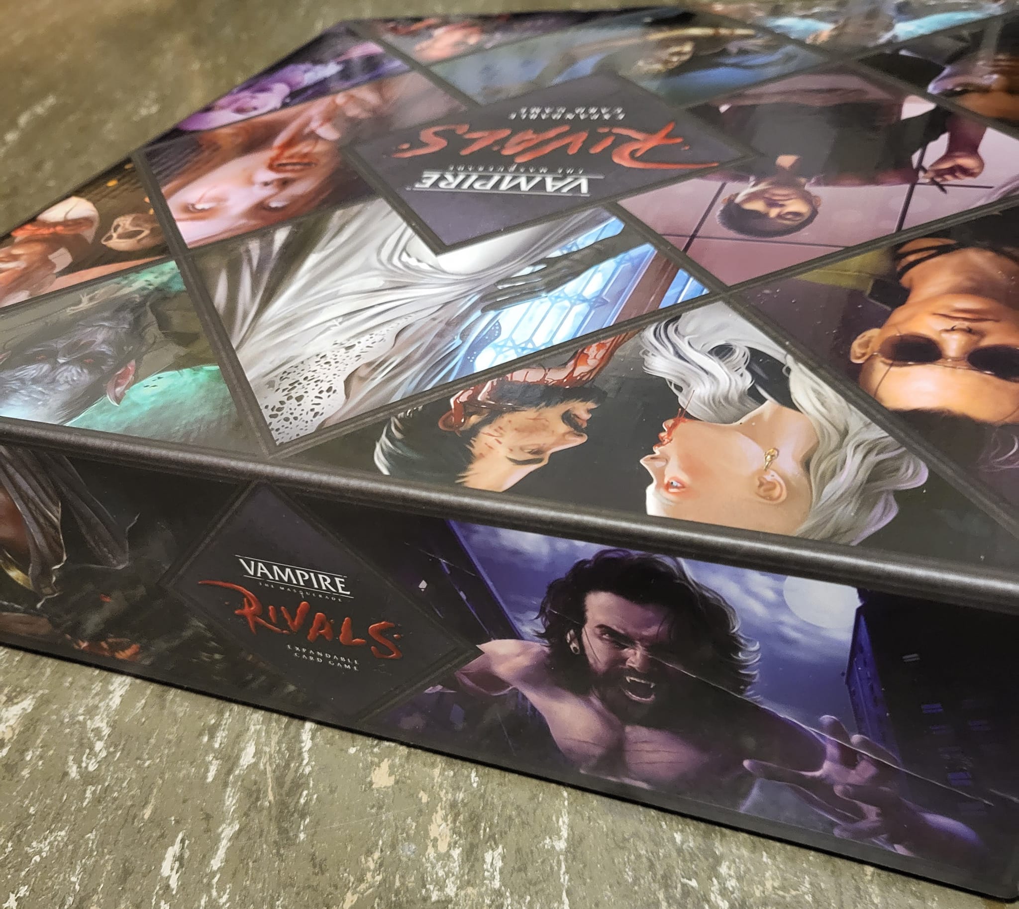 VtM Rivals - Box - Seite mit Knick